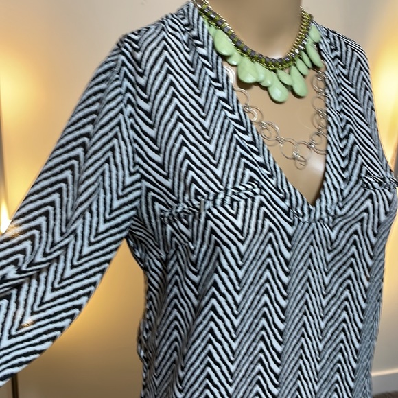 Size extra, small, dynamite blouse - Picture 12 of 14